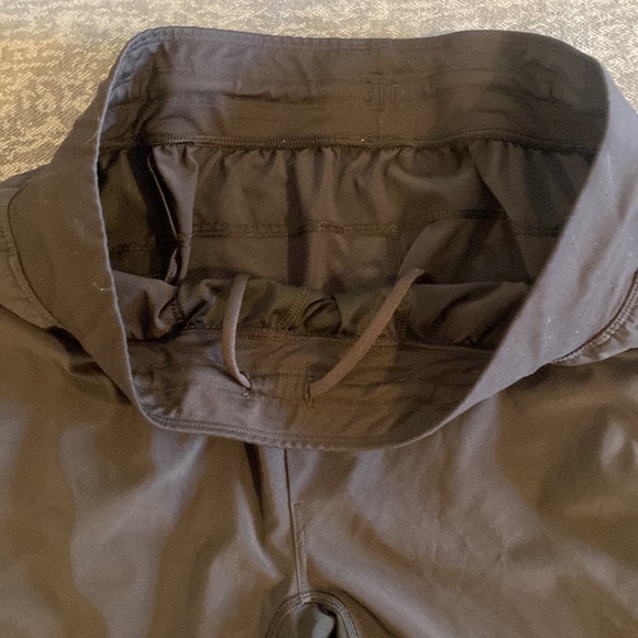 Men’s Lululemon shorts - Picture 2 of 8